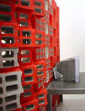 مجموعة دار وستوديوازو، ٢٠١٦، العودة الى غزة، عمل تركيبي، معرض المدن ٥ &ldquo;غزة - اعادة اعمار&rdquo;، قيم المعرض يزيد عناني، متحف جامعة بيرزيت