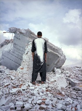 Lida Abdul, still from White House, 2005, 5&rsquo;00'' NTSC 16:9 16mm film transferred to DVD. Courtesy of the artist.