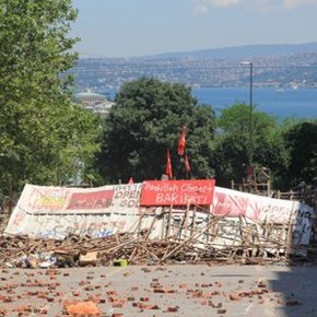 Inönü Street: Barricade with a view, named after Abdullah Cömert, first loss of the resistance.