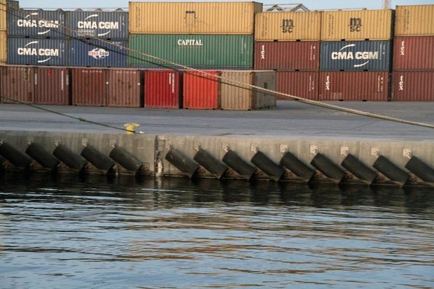 Waiting, 2011. Photograph courtesy and &copy; Hadia Gana.