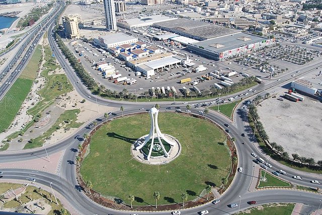 Pearl roundabout taken in January 2010. Photograph &copy; Sheyma Buali.
