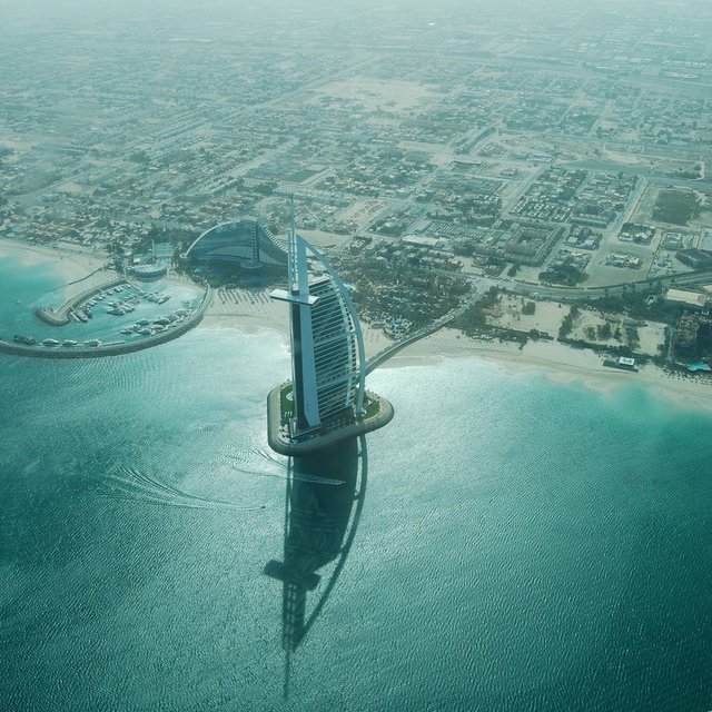 Nadia Mounajjed, Burj Al Arab, Dubai, April 2011. Photograph &copy; Nadia Mounajjed.