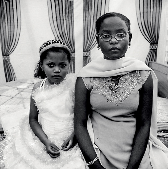 Ketaki Sheth, Sisters at a wedding, Surendranagar, 2006.