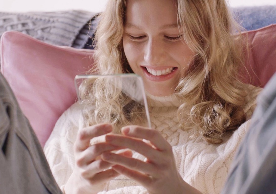 Narrative Devices, 2016, featuring Tilman Hornig: GlassPhone. Video Still. Produziert von / Produced by Iconoclast.